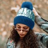 H8006-@TB@ONESIZE-50AC-50PO@-605542@525@05 Fleece-Lined Puffer Knit Pom Pom Beanie Hats