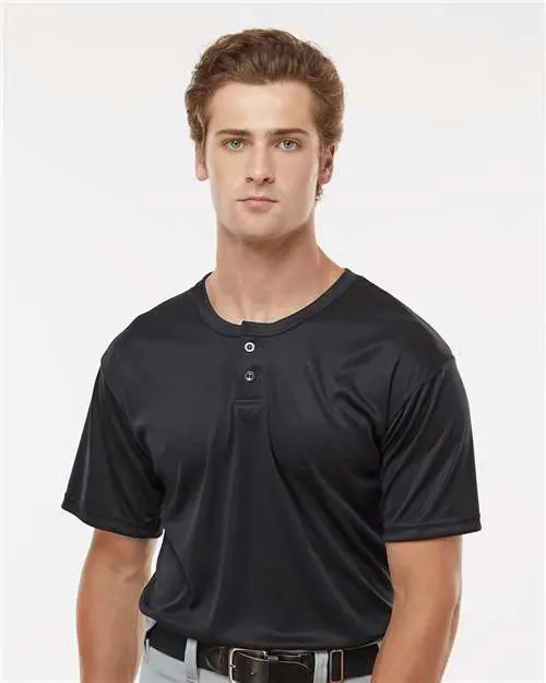 17466_omf_fm Short Sleeve Henley Performance Tee